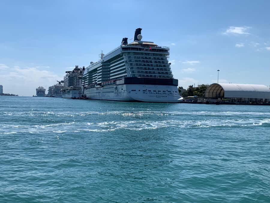 Hop-on Hop-off Water Taxi in Miami and Miami Beach - The cruise route: Biscayne Bay views from Miami Beach to Downtown Miami