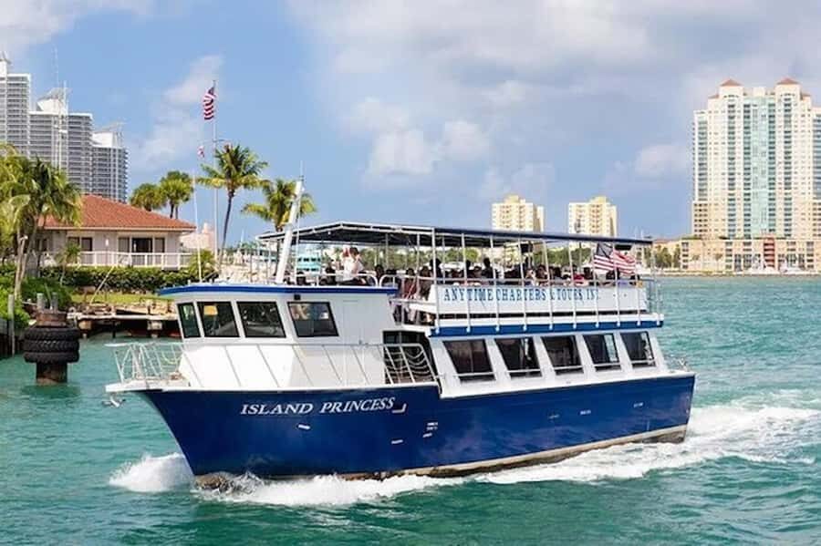 Miami: Biscayne Bay Millionaire's Row Boat Tour - Two-level, open-air decks: your photo and comfort strategy