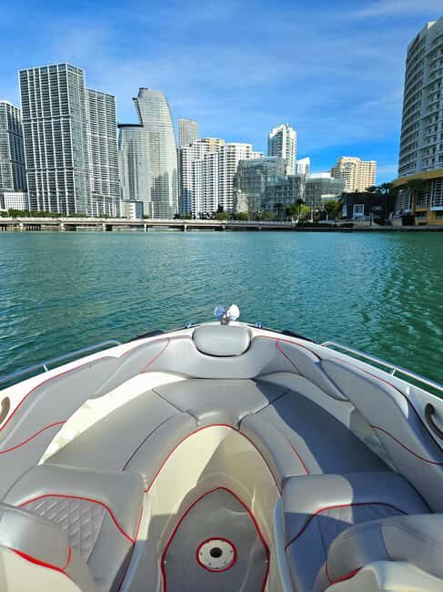 West Palm Beach: Private Boat Tour with a Captain - North Palm Beach Country Club and the famous home coastline